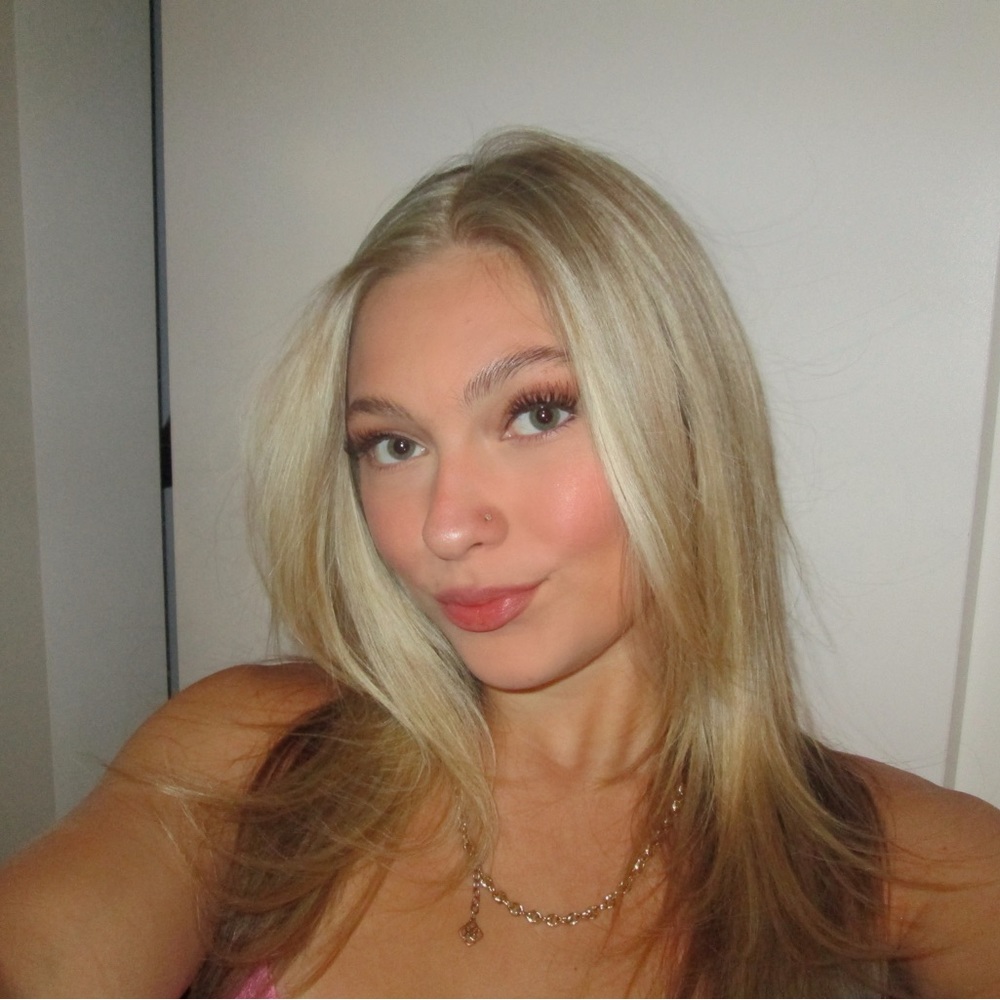 Meet your Posher, Olivia